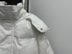 高仿AMI Pairs愛心logo麵包短款純色連帽寬鬆白色羽絨服男女