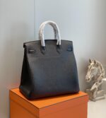 高仿包包Hermes愛馬仕新款Birkin HAC 38CM黑色銀扣手提包