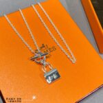 高仿愛馬仕Hermes新款洋氣Kelly素銀包包項鍊925