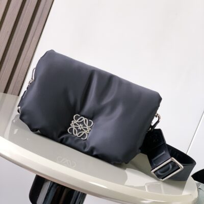 原單LOEWE羅意威Puffer Goya小號郵差包9118