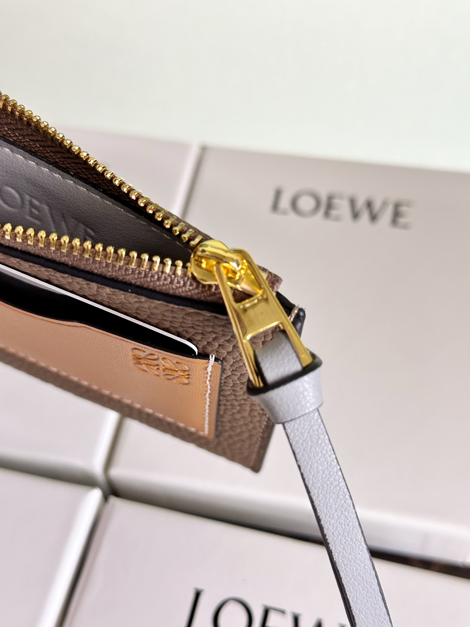 高仿網站loewe羅意威新款大象灰零錢包卡包