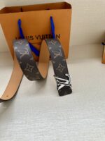 原單LV Initiales雙面腰帶推出繽紛新色