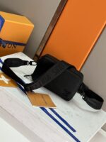 LV高仿Alpha Wearable 相機包M59161