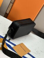 LV高仿Alpha Wearable 相機包M59161