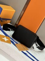 LV高仿Alpha Wearable 相機包M59161