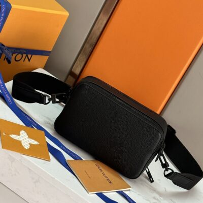 LV高仿Alpha Wearable 相機包M59161
