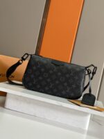 LV高仿Pochette Accessoire XL手袋M11741