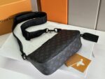 LV高仿Pochette Accessoire XL手袋M11741