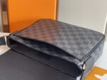 LV復刻District小號郵差包棋盤格M42710