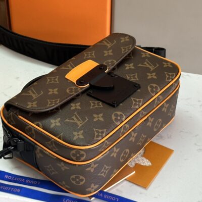 LV復刻老花黃皮S Lock郵差包M46688