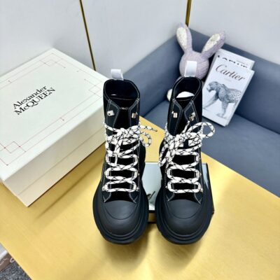 復刻MCQ亞曆山大王.麥昆新款厚底馬丁靴男女同款