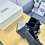 高仿網站MCQ亞曆山大王.麥昆新款厚底馬丁靴男女同款
