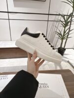 高仿MCQ亞曆山大王.麥昆新款黑尾小白鞋情侶款