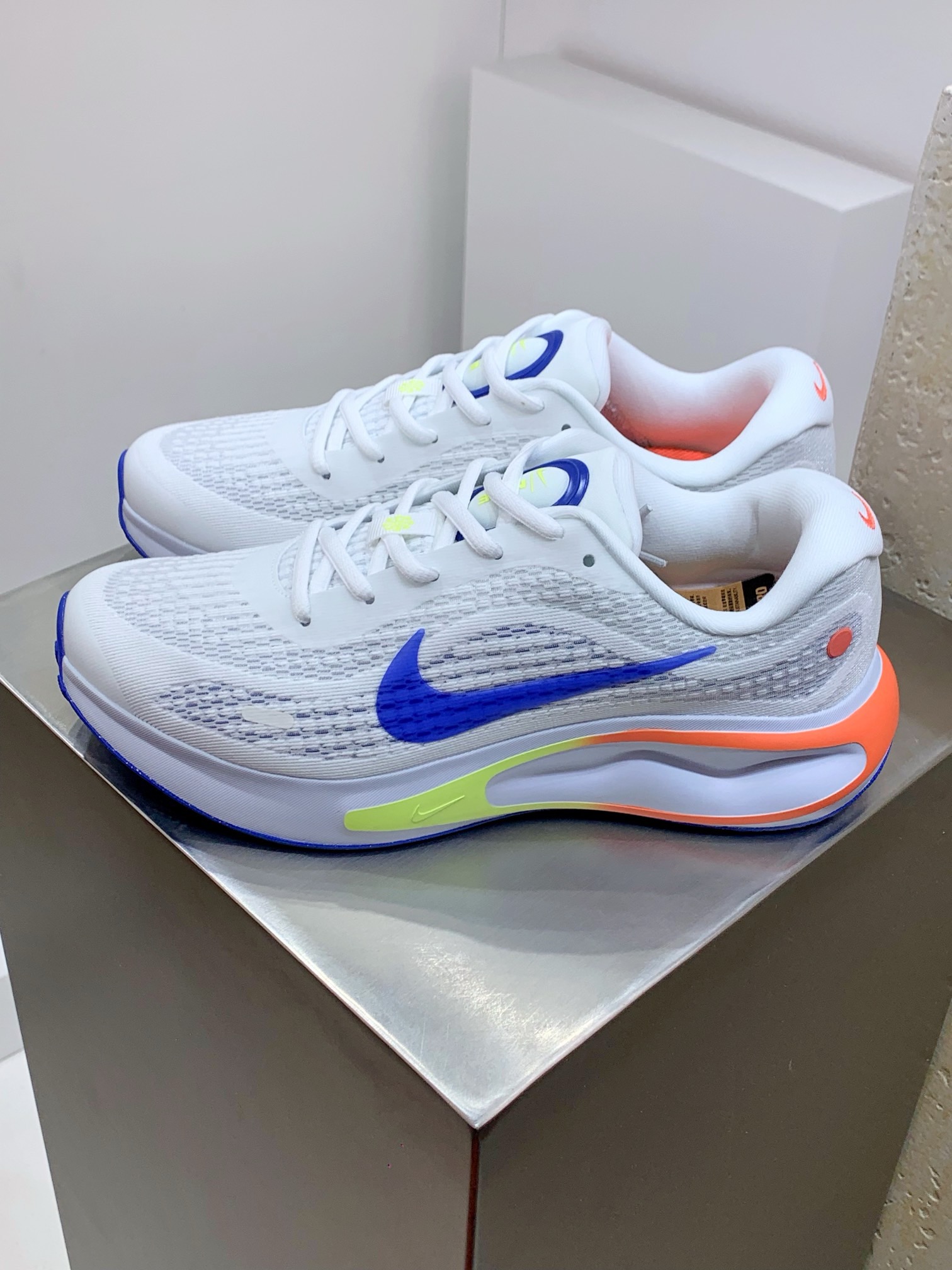 nike2025318016 (1) 高品質Nike Journey Run公路跑步鞋