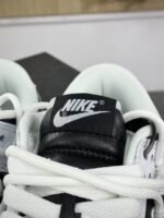 高仿精品Nike SB Dunk Low"Reverse Panda鞋