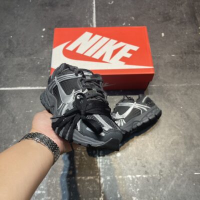 高仿NIKE ZOOM Vomero 5 SP 复古风潮网面透气运动鞋