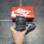 高仿NIKE ZOOM Vomero 5 SP 复古风潮网面透气运动鞋
