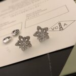 高仿VCA梵克雅寶 Lotus镂空耳环