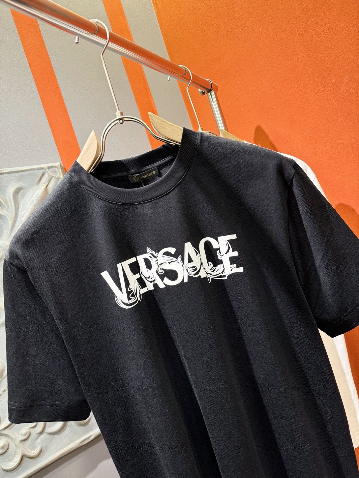 高仿衣服Versace凡賽斯2025款新品時尚設計黑色短袖T恤