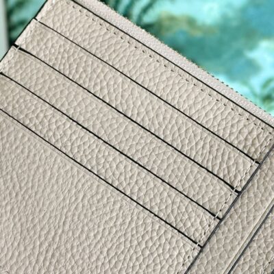 高仿loewe羅意威新款白色零錢包卡包