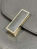 1比1複刻𝐕𝐚𝐥𝐞𝐗𝐭𝐫𝐚包包 Iside Crossbody Micro bag 手提包單肩包 鋼鐵灰