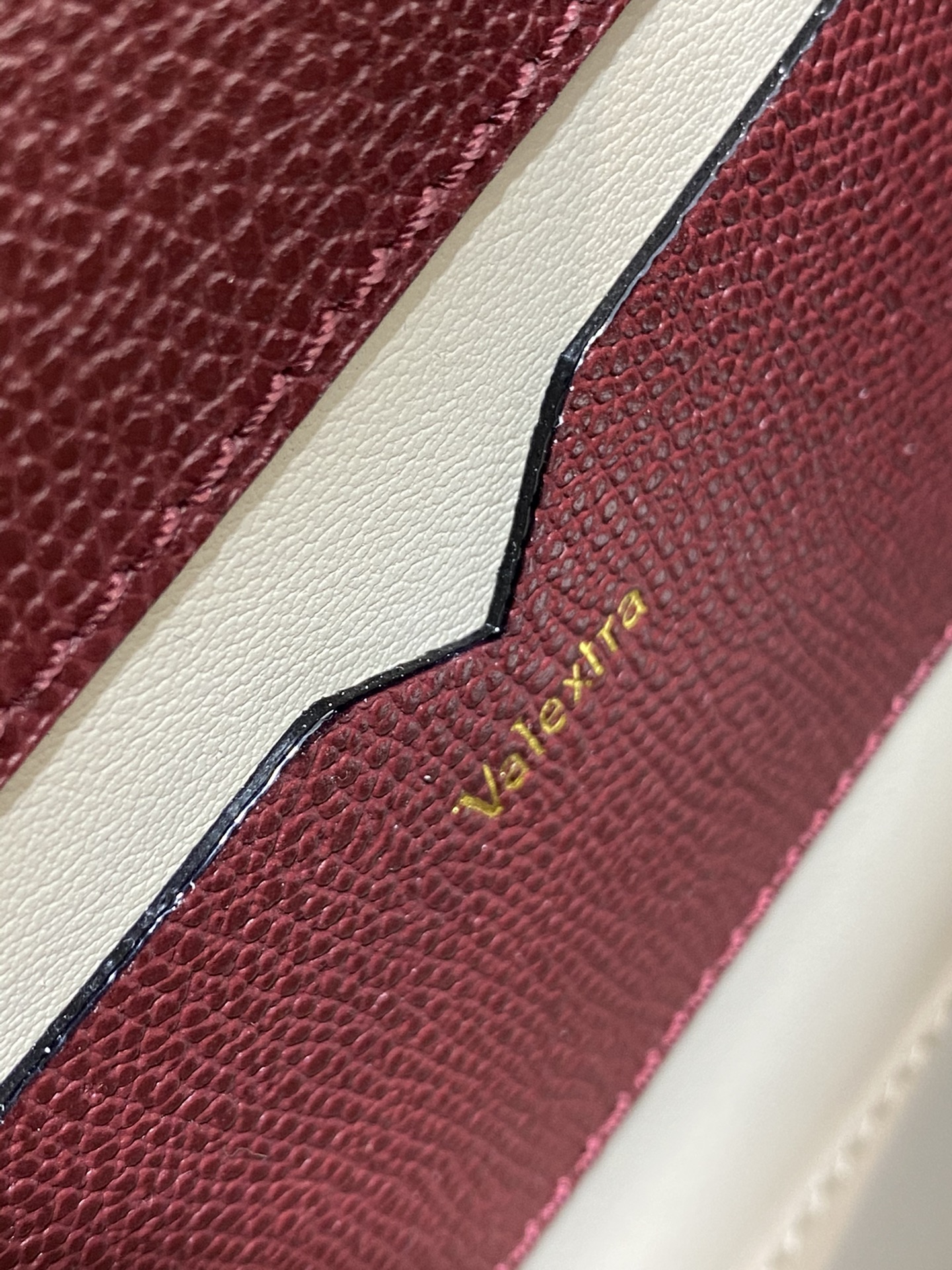 1比1複刻𝐕𝐚𝐥𝐞𝐗𝐭𝐫𝐚包包 Iside Crossbody Micro bag 手提包單肩包 鋼鐵灰