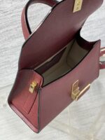 1比1複刻𝐕𝐚𝐥𝐞𝐗𝐭𝐫𝐚包包 Iside Crossbody Micro bag 手提包單肩包 鋼鐵灰