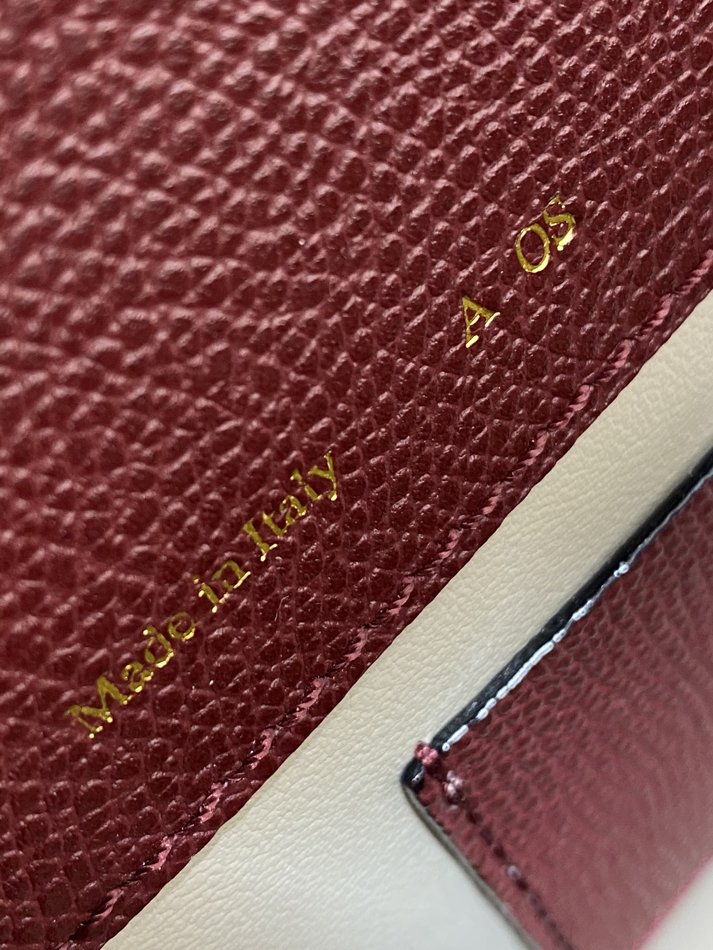 1比1複刻𝐕𝐚𝐥𝐞𝐗𝐭𝐫𝐚包包 Iside Crossbody Micro bag 手提包單肩包 鋼鐵灰