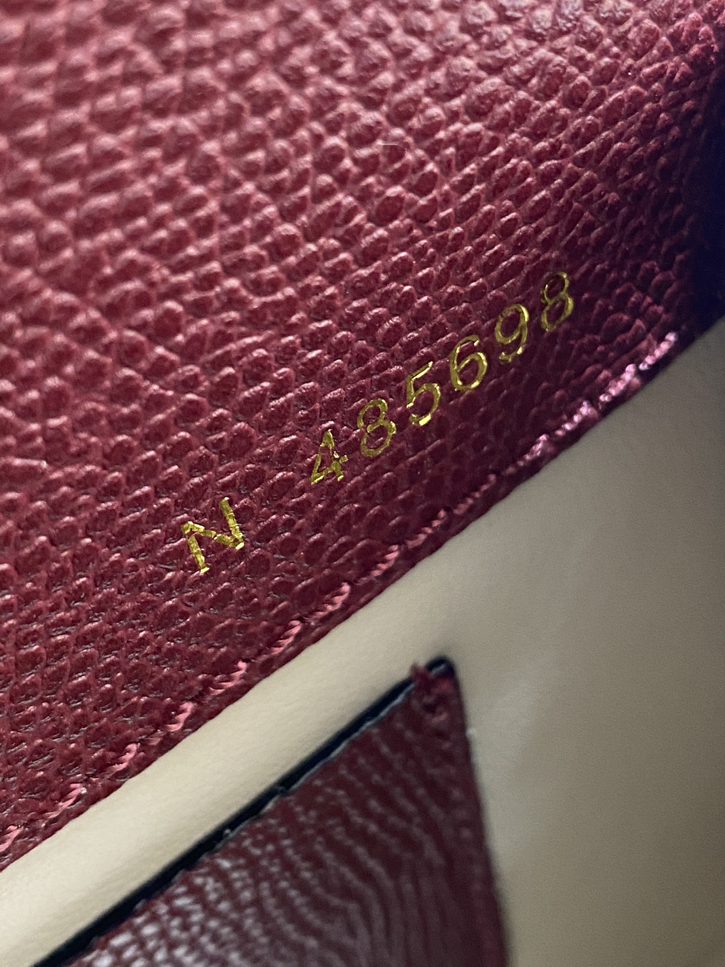 1比1複刻𝐕𝐚𝐥𝐞𝐗𝐭𝐫𝐚包包 Iside Crossbody Micro bag 手提包單肩包 鋼鐵灰