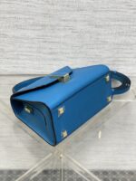 1比1複刻𝐕𝐚𝐥𝐞𝐗𝐭𝐫𝐚包包 Iside Crossbody Micro bag 手提包單肩包 鈷藍色