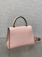 高仿𝐕𝐚𝐥𝐞𝐗𝐭𝐫𝐚包包 Iside Crossbody Micro bag 手提包單肩包 櫻花粉
