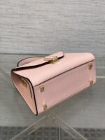 高仿𝐕𝐚𝐥𝐞𝐗𝐭𝐫𝐚包包 Iside Crossbody Micro bag 手提包單肩包 櫻花粉