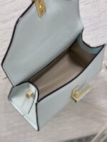 高仿𝐕𝐚𝐥𝐞𝐗𝐭𝐫𝐚包包 Iside Crossbody Micro bag 手提包單肩包 湖水藍