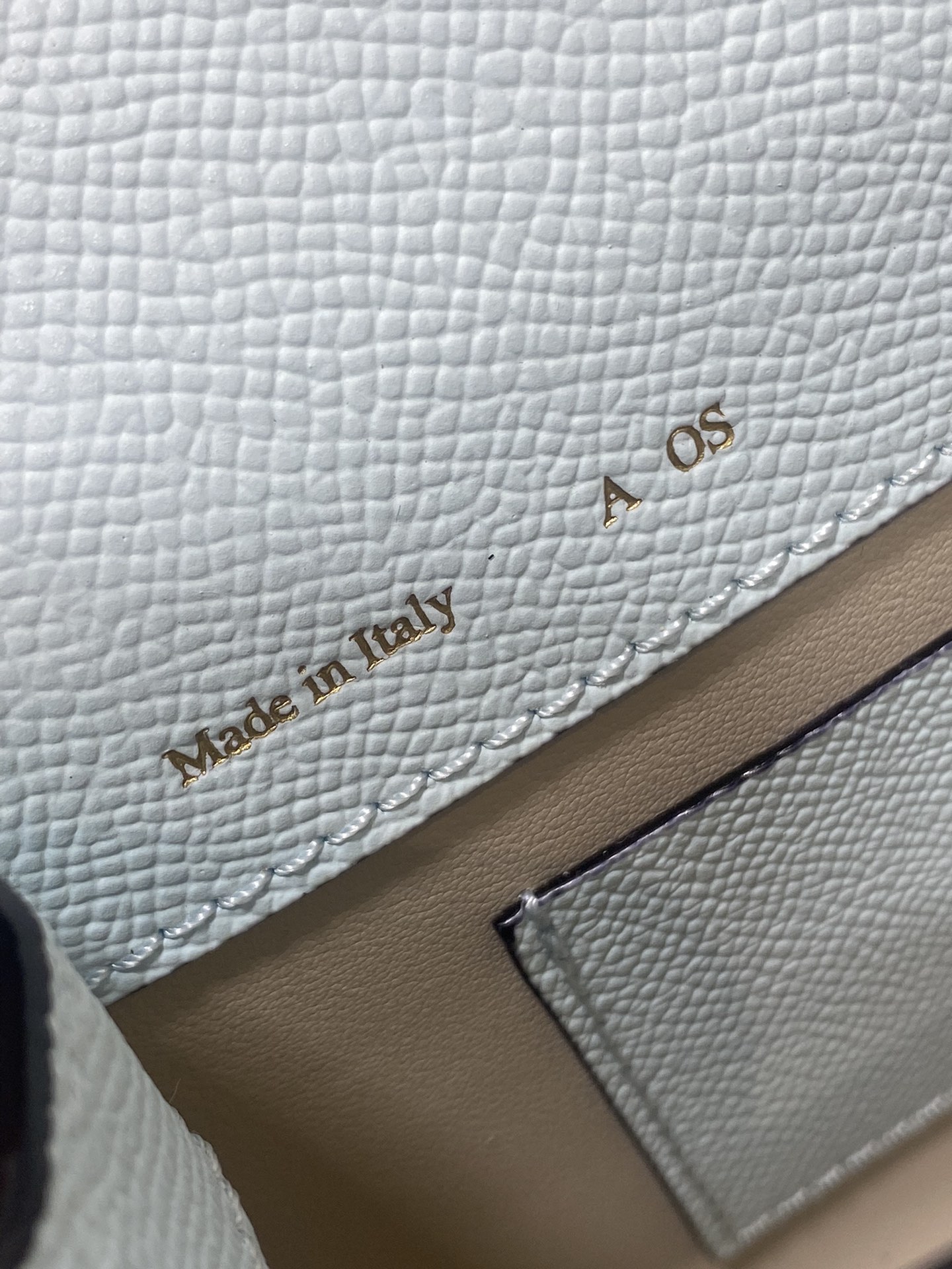 高仿𝐕𝐚𝐥𝐞𝐗𝐭𝐫𝐚包包 Iside Crossbody Micro bag 手提包單肩包 湖水藍