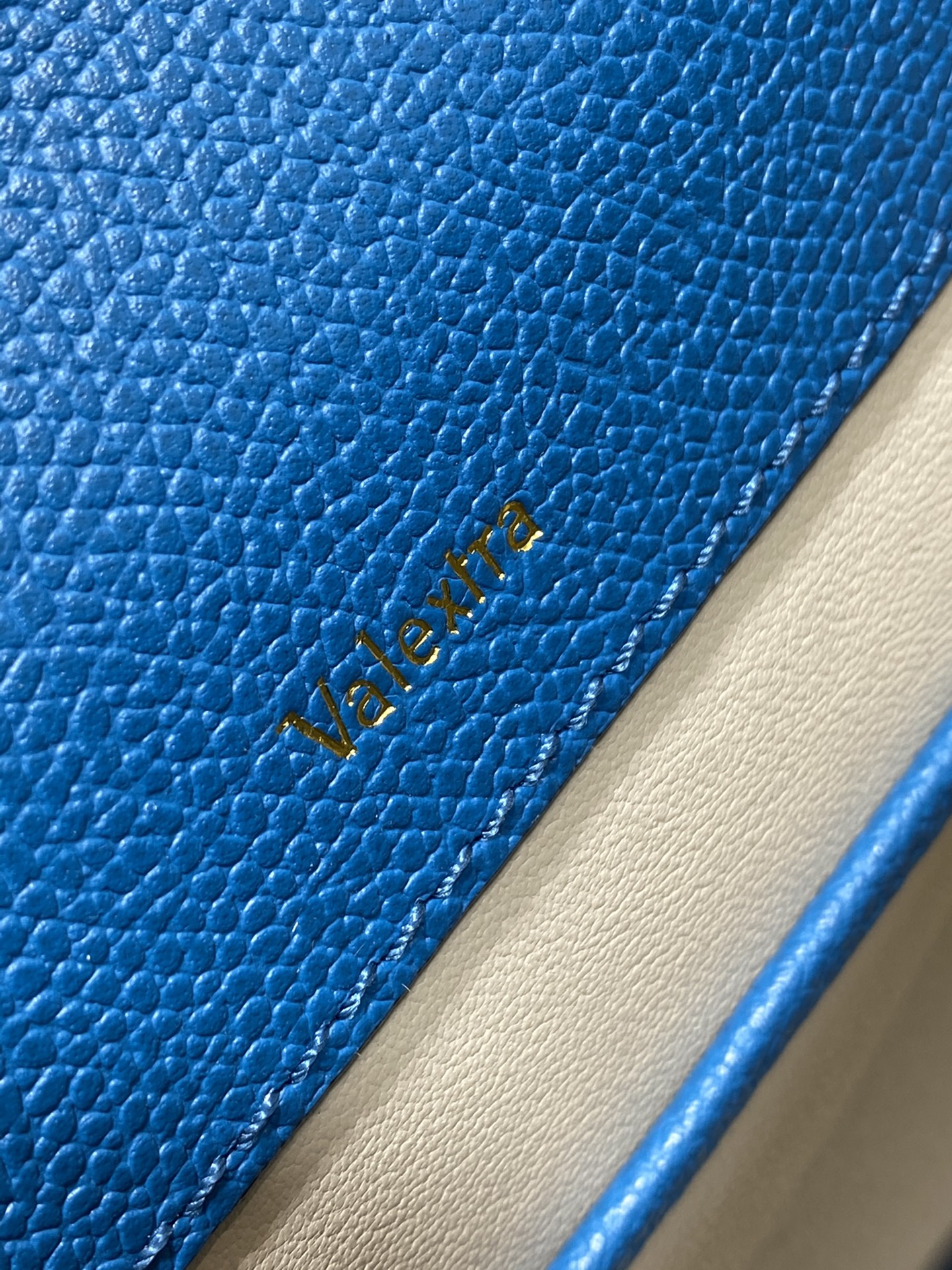 原單A貨𝐕𝐚𝐥𝐞𝐗𝐭𝐫𝐚包包 Iside Top handle mini bag 手提包單肩包 鈷藍色