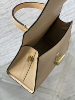 原單A貨𝐕𝐚𝐥𝐞𝐗𝐭𝐫𝐚包包 Iside Top handle mini bag 手提包單肩包 裸粉色