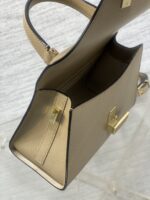 原單A貨𝐕𝐚𝐥𝐞𝐗𝐭𝐫𝐚包包 Iside Top handle mini bag 手提包單肩包 大象灰