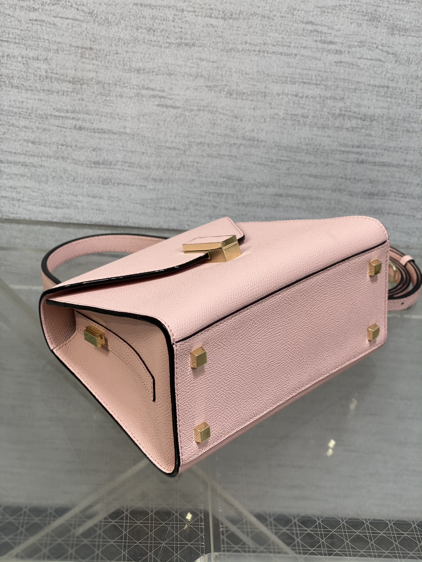 原單A貨𝐕𝐚𝐥𝐞𝐗𝐭𝐫𝐚包包 Iside Top handle mini bag 手提包單肩包 櫻花粉