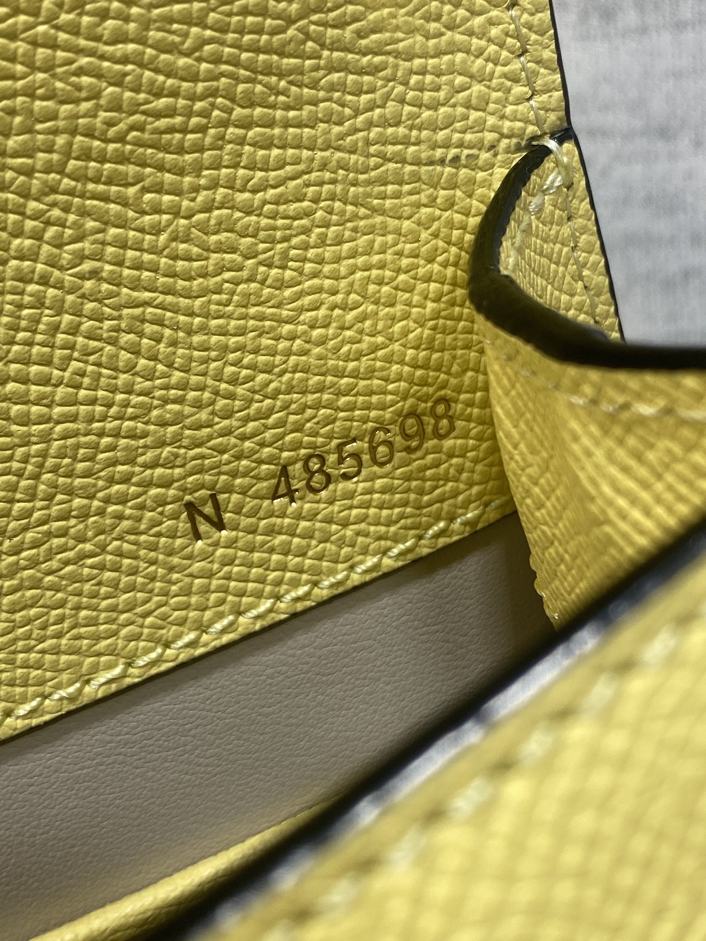 原單A貨𝐕𝐚𝐥𝐞𝐗𝐭𝐫𝐚包包 Iside Top handle mini bag 手提包單肩包 黃色