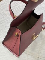 複刻高仿𝐕𝐚𝐥𝐞𝐗𝐭𝐫𝐚包包 Iside Top handle medium bag 手提包單肩包 酒紅色