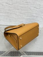 複刻高仿𝐕𝐚𝐥𝐞𝐗𝐭𝐫𝐚包包 Iside Top handle medium bag 手提包單肩包 焦糖色