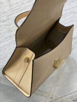 複刻高仿𝐕𝐚𝐥𝐞𝐗𝐭𝐫𝐚包包 Iside Top handle medium bag 手提包單肩包 裸粉色