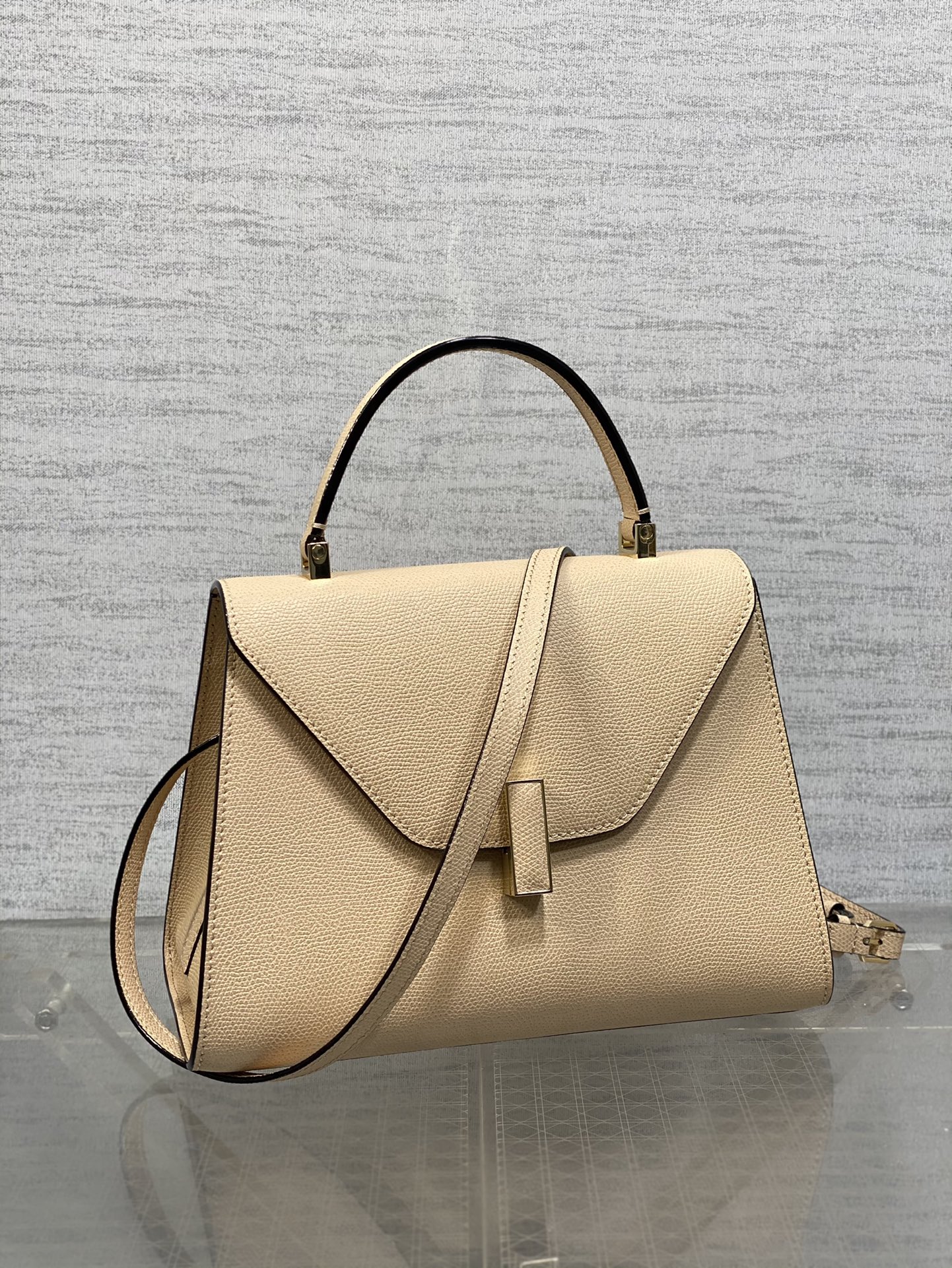 複刻高仿𝐕𝐚𝐥𝐞𝐗𝐭𝐫𝐚包包 Iside Top handle medium bag 手提包單肩包 裸粉色