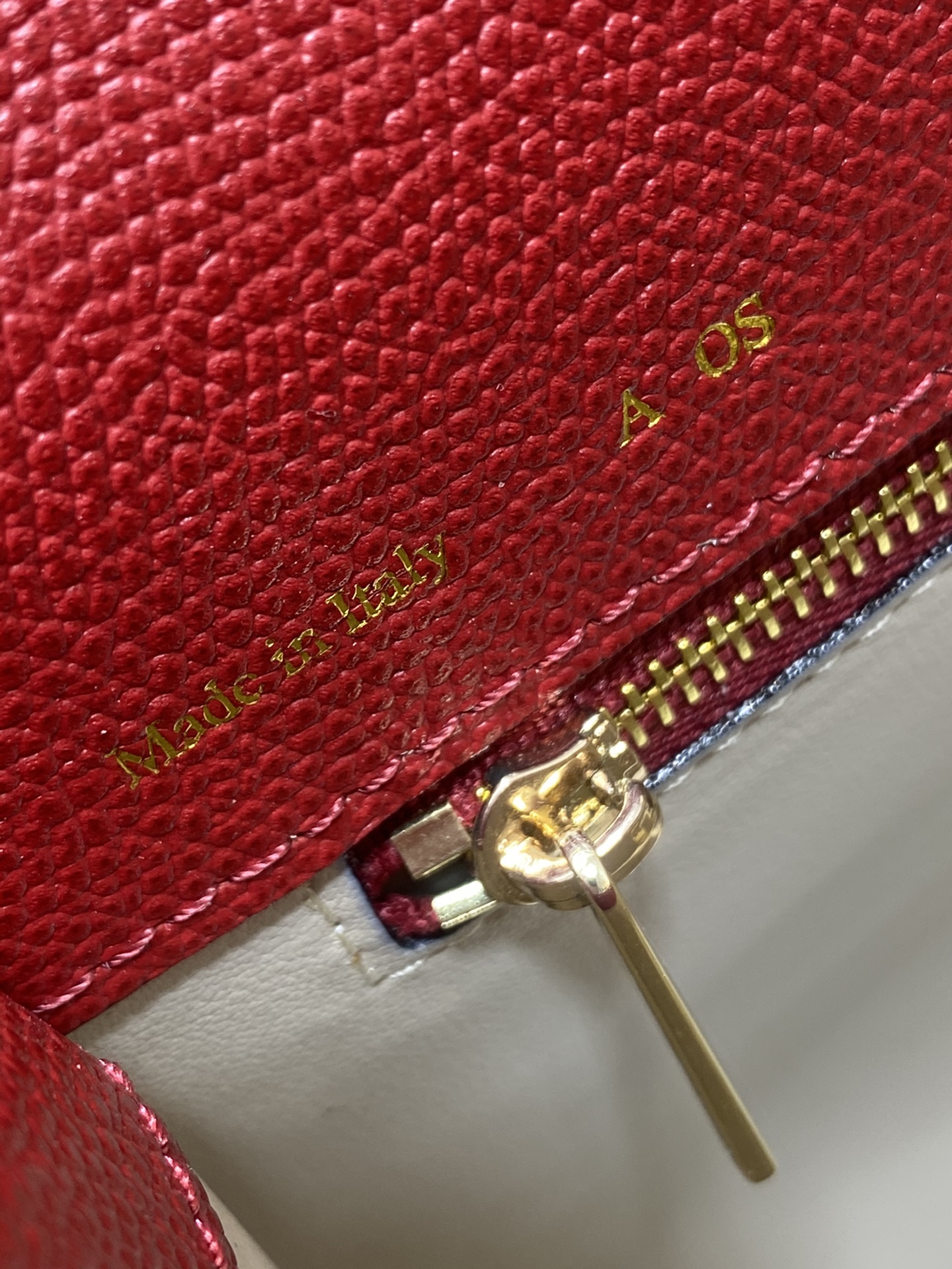複刻高仿𝐕𝐚𝐥𝐞𝐗𝐭𝐫𝐚包包 Iside Top handle medium bag 手提包單肩包 大紅色
