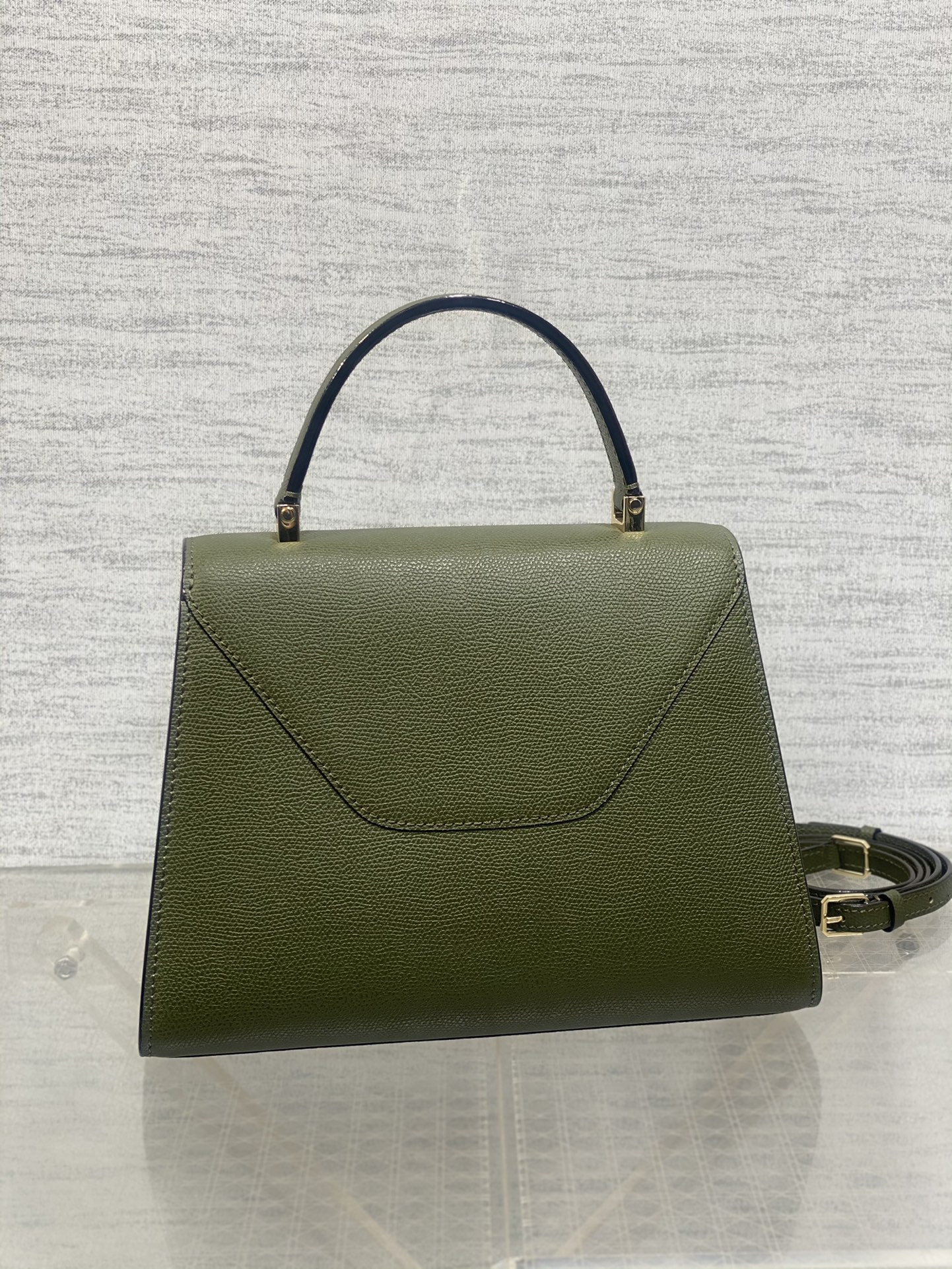 複刻高仿𝐕𝐚𝐥𝐞𝐗𝐭𝐫𝐚包包 Iside Top handle medium bag 手提包單肩包 軍緑色