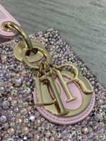 一比一Dior Lady暗粉色女士串珠手提包