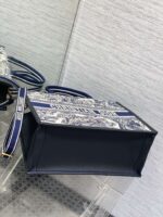 高仿Dior迪奧Tote最新秋藍色冬老虎系列托特包