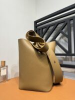原單LOEWE羅意威走秀款peebble bag水桶包66035