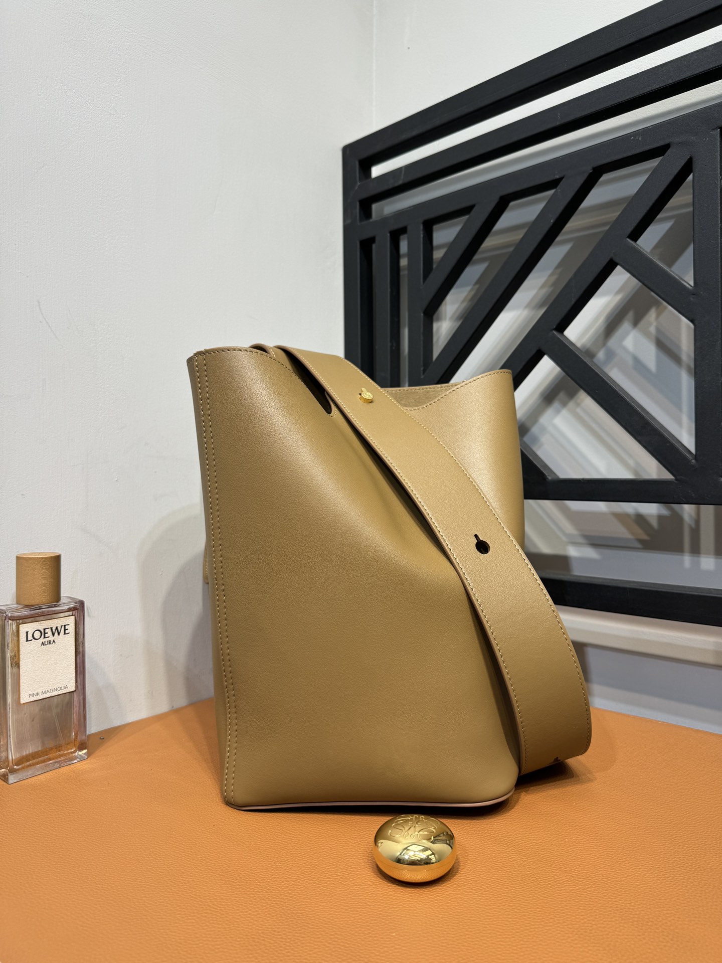 原單LOEWE羅意威走秀款peebble bag水桶包66035