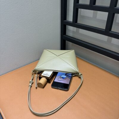 高仿LOEWE羅意威淺綠色Puzzle Fold Pouch麻將包66005
